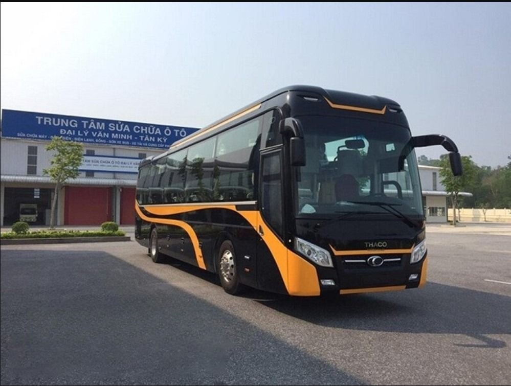 Xe Sao Nghệ Limousine Mặt trước xe Bên hông xe 