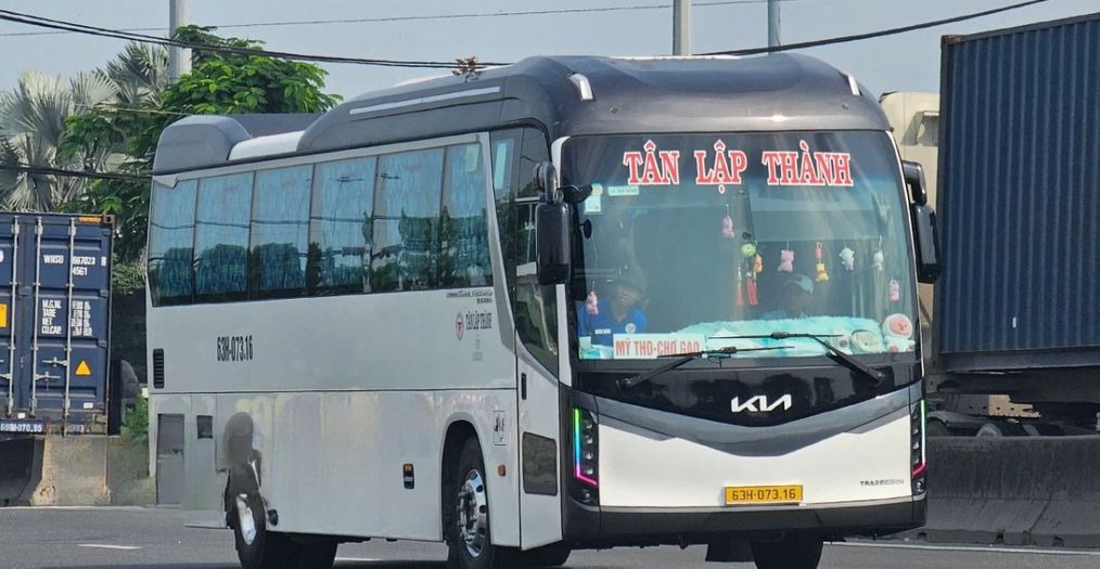 Xe Tân Lập Thành Bên hông xe Mặt trước xe Ghế ngồi 45 chỗ