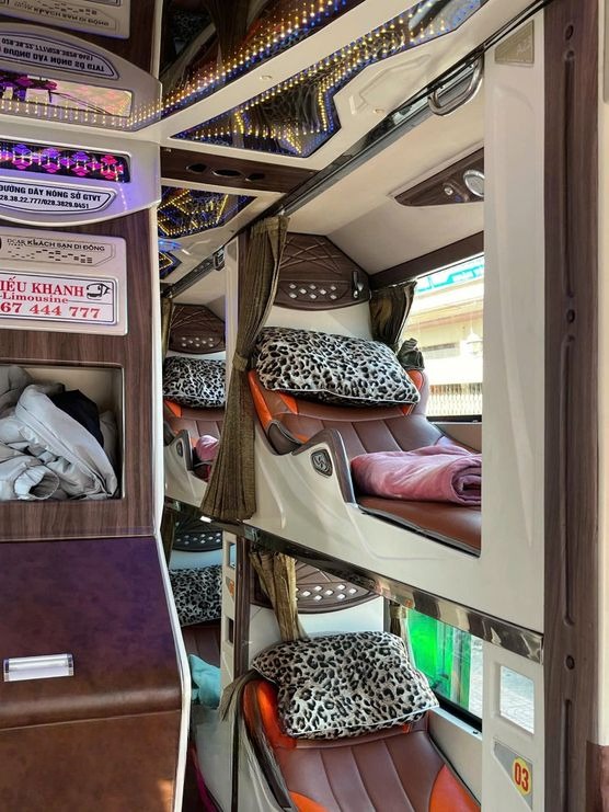 Xe Hiếu Khanh Giường nằm Limousine giường nằm 34 chỗ