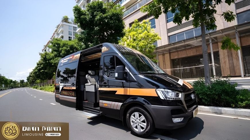 Xe Lovabus Bên hông xe 