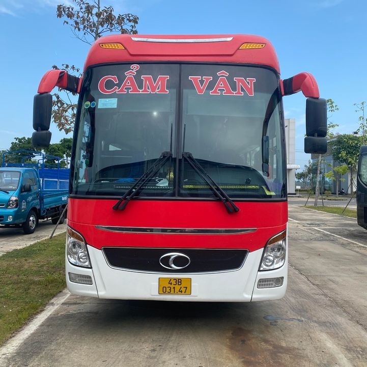 Xe Cẩm Vân Mặt trước xe Limousine 22 phòng