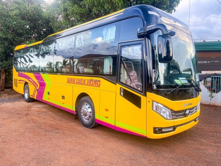 Xe Sinh Diên Hồng Bên hông xe Limousine 34 chỗ