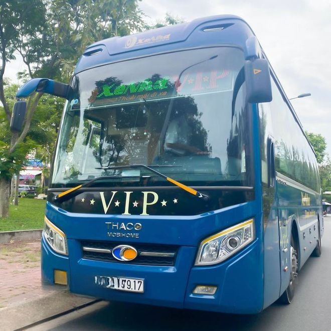 Xe Xe Nhà Mặt trước xe Limousine giường phòng 20 chỗ (WC)
