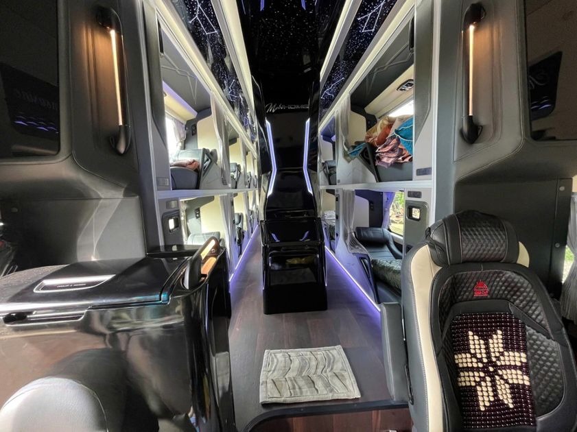 Xe Hoàng Trung (Vũng Tàu) Giường nằm Tiện ích Nội thất Limousine phòng 34 chỗ