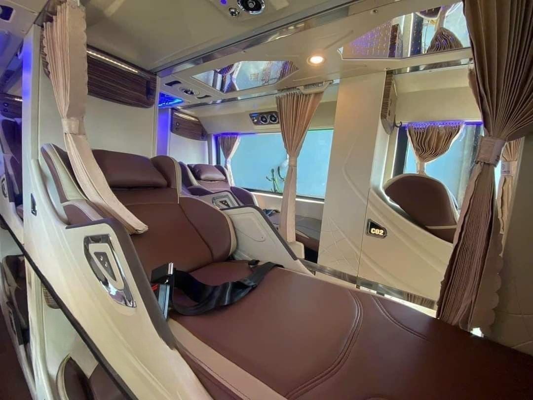Xe Luxury Van Limousine Nội thất Tiện ích Limousine giường nằm 34 chỗ