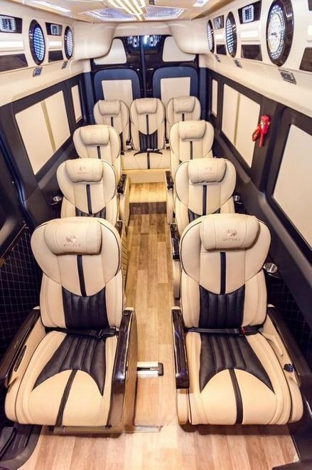 Xe Mũi Né Happy Tour Limousine  undefined