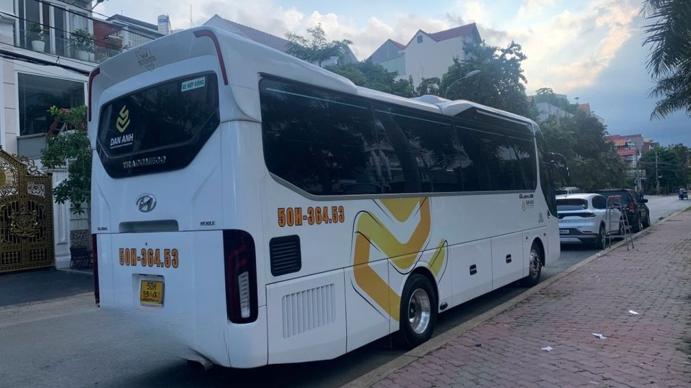 Xe Đan Anh Mặt sau xe Bên hông xe Ghế ngồi 29 chỗ 