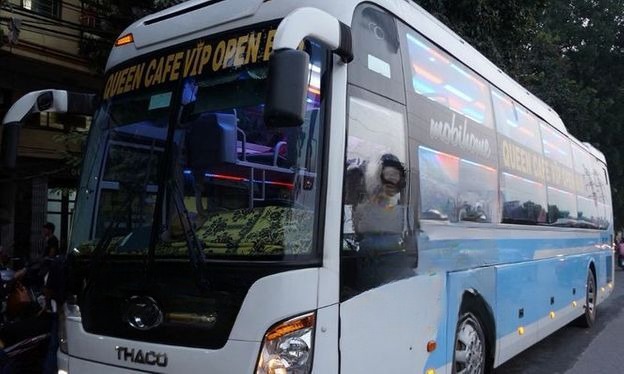 Queen Cafe Open Bus