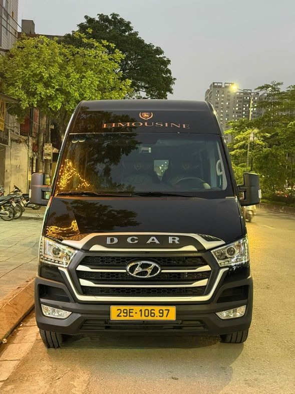 Xe Minh Châu Limousine Mặt trước xe Limousine 11 chỗ