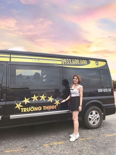 Xe Trường Thịnh Limousine Bên hông xe Limousine 9 chỗ