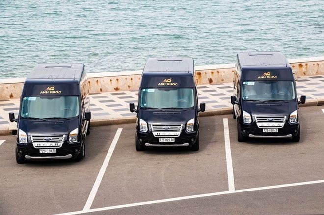 Xe Anh Quốc Limousine Mặt trước xe 