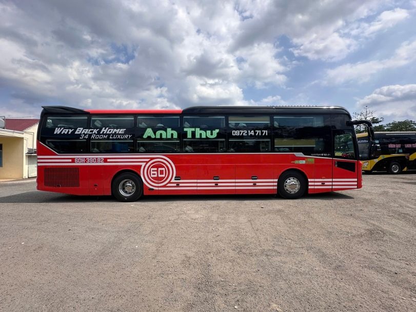 Xe Anh Thư (Đắk Nông) Bên hông xe Limousine 34 giường