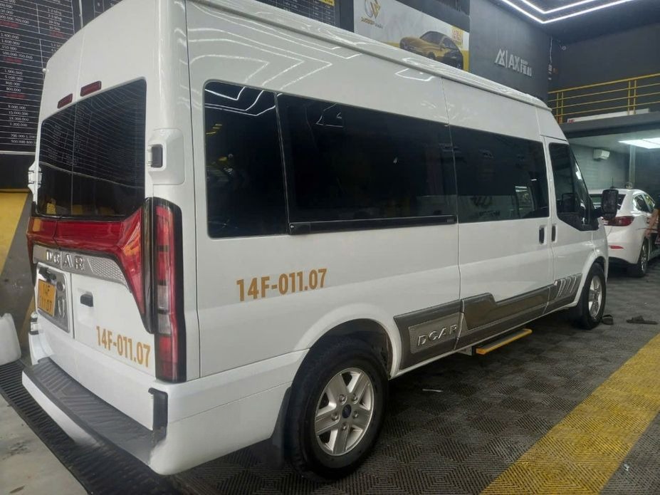 Xe Thành An Travel (Quảng Ninh) Bên hông xe Limousine 9 chỗ