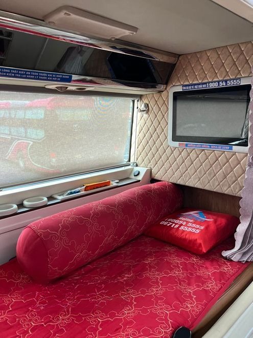 Xe An Phú Quý Giường nằm Nội thất Tiện ích Limousine giường phòng 20 chỗ (Có WC)