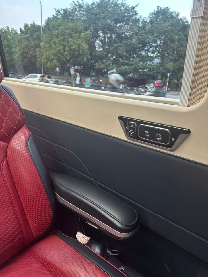 Xe Newstar Travel Tiện ích Limousine 11 chỗ