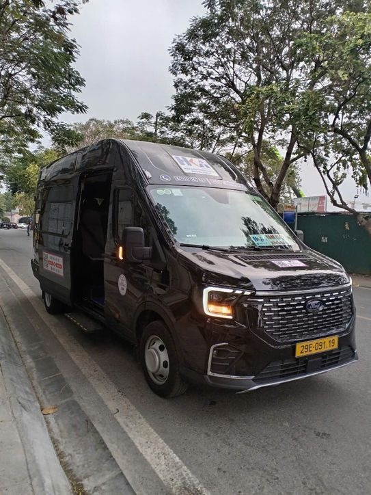 Xe HKA Go! Bên hông xe Xe 18 chỗ