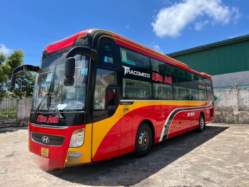 Xe Kim Anh (Kon Tum) Mặt trước xe Bên hông xe Limousine  34 phòng