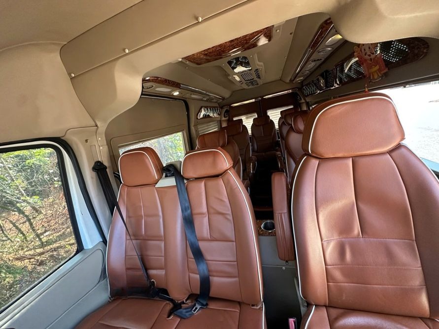 Xe Lovabus Ghế ngồi Tiện ích Nội thất Limousine 9 chỗ