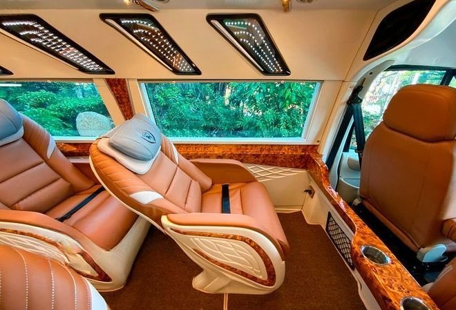 Xe Duy Tân Ghế ngồi Nội thất Tiện ích Limousine 9 chỗ