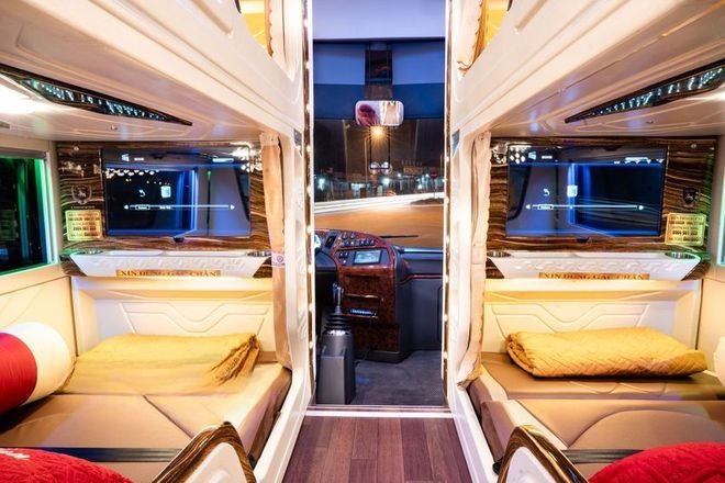 Xe Đức Lan Giường nằm Tiện ích Nội thất Limousine 20 phòng VIP (WC)