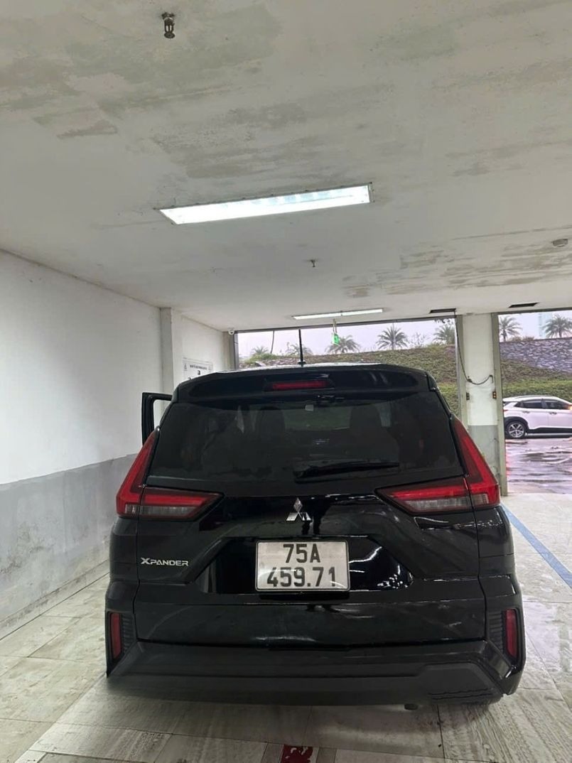 Xe Phước Luxury Car Mặt sau xe Xe 7 chỗ