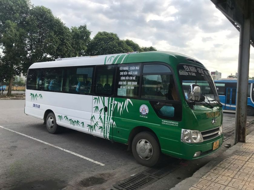 Xe Thành Hưng (Ninh Bình) Bên hông xe Xe khách 29 chỗ