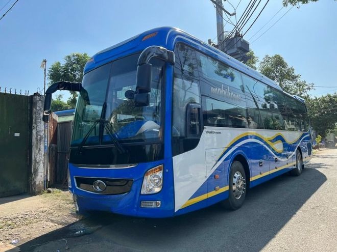 Xe Hồng Huy Mặt trước xe Bên hông xe Giường nằm 40 chỗ