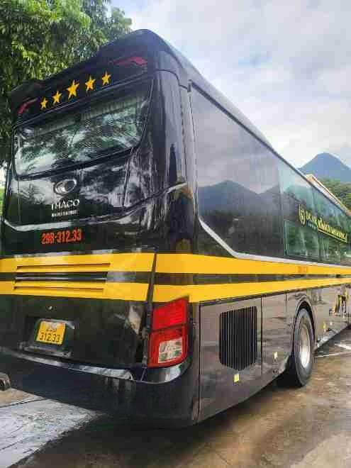 Xe Bảo Lâm Sơn La Bên hông xe Limousine 32 giường