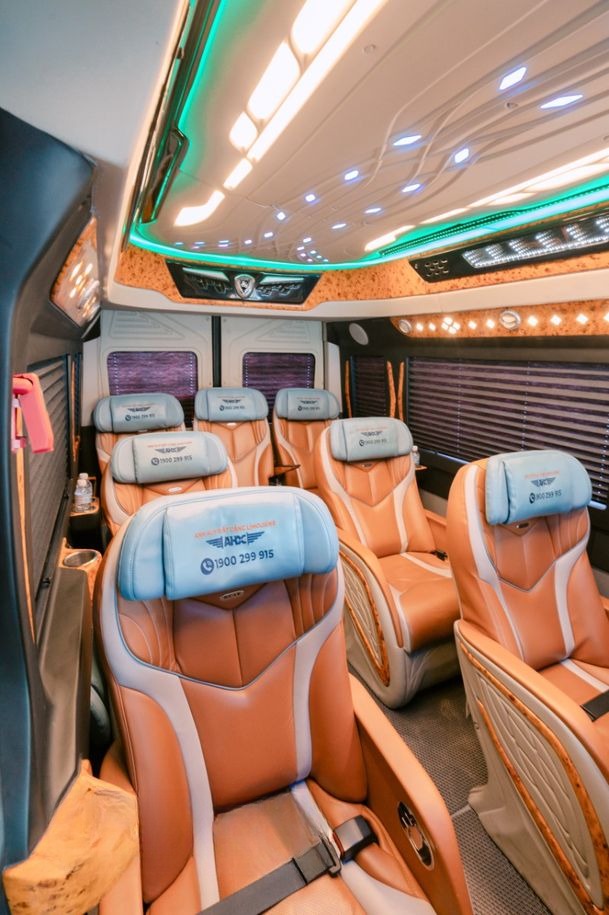 Xe Anh Huy Đất Cảng Tiện ích Limousine 9 chỗ