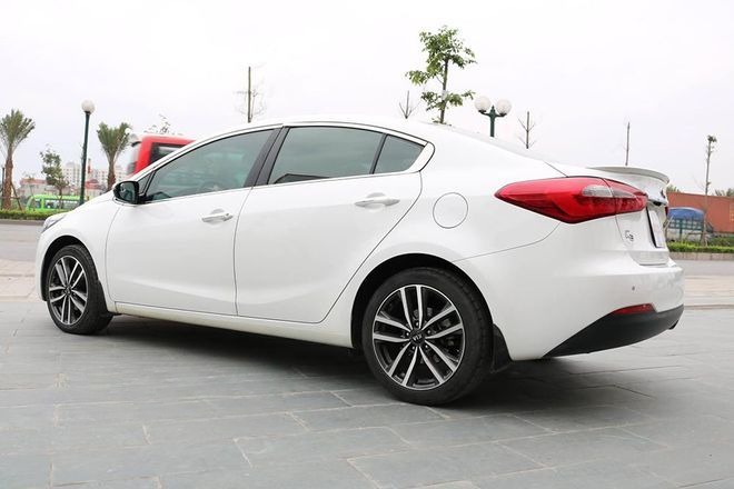 Xe Taxi Nội Bài Mặt sau xe Ghế ngồi 4 chỗ