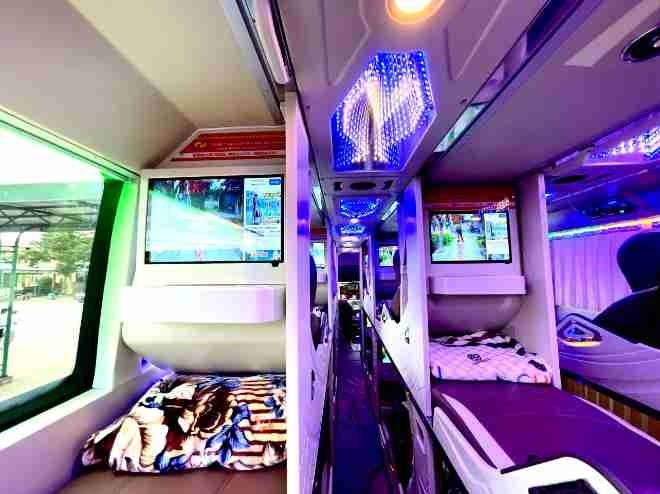 Xe Thuận Ý Tiện ích Nội thất Limousine 34 chỗ
