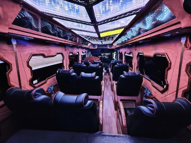Xe Hải Vân Ghế ngồi Tiện ích Nội thất Limousine 17 chỗ