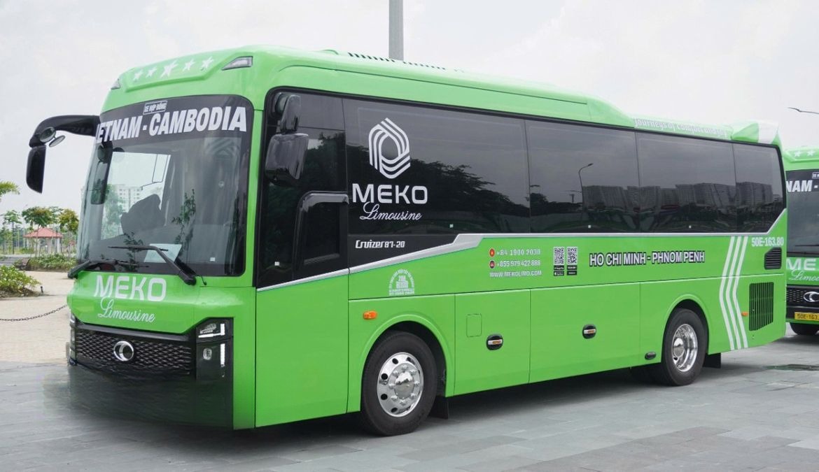 Xe MEKO Limousine Bên hông xe Mặt trước xe Limousine 19 chỗ