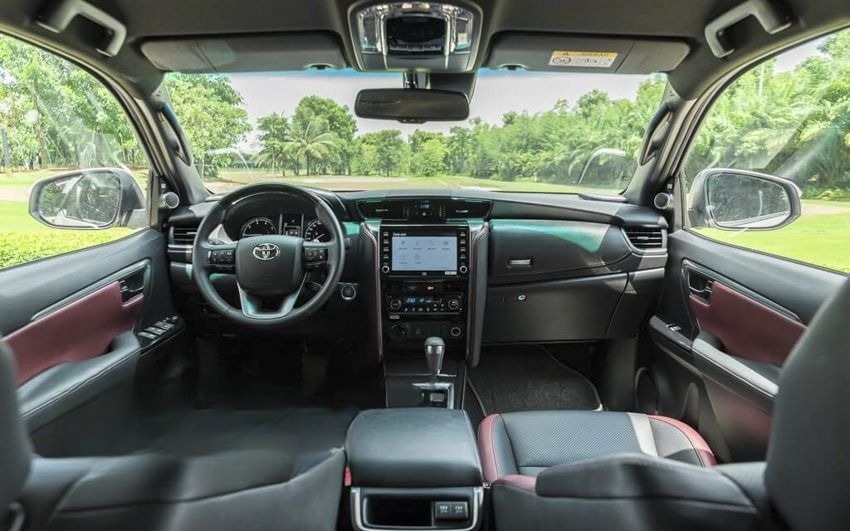 Xe Rin Hà Travel Car Tiện ích Nội thất Ghế ngồi Xe 7 chỗ