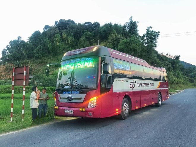 Xe Quang Tuấn Bên hông xe Giường nằm 41 chỗ