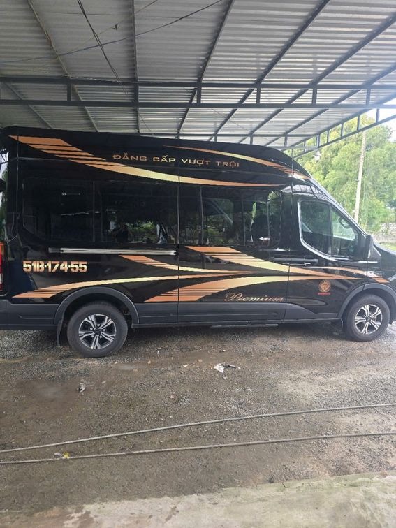 Xe Kim Thành (Lagi) Mặt sau xe Solati 16 chỗ 