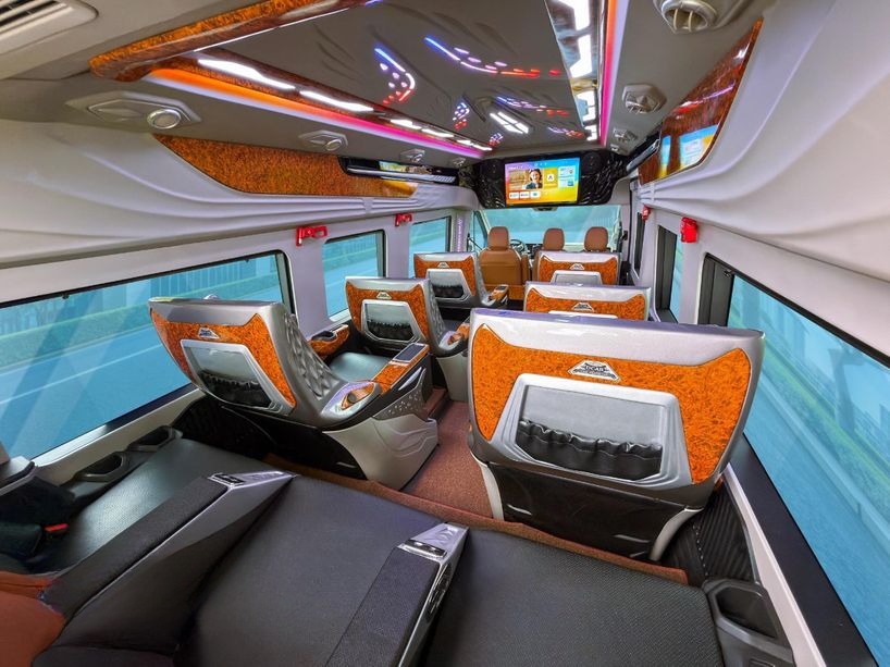 Xe Sao Limousine Tiện ích Nội thất Limousine 11 chỗ