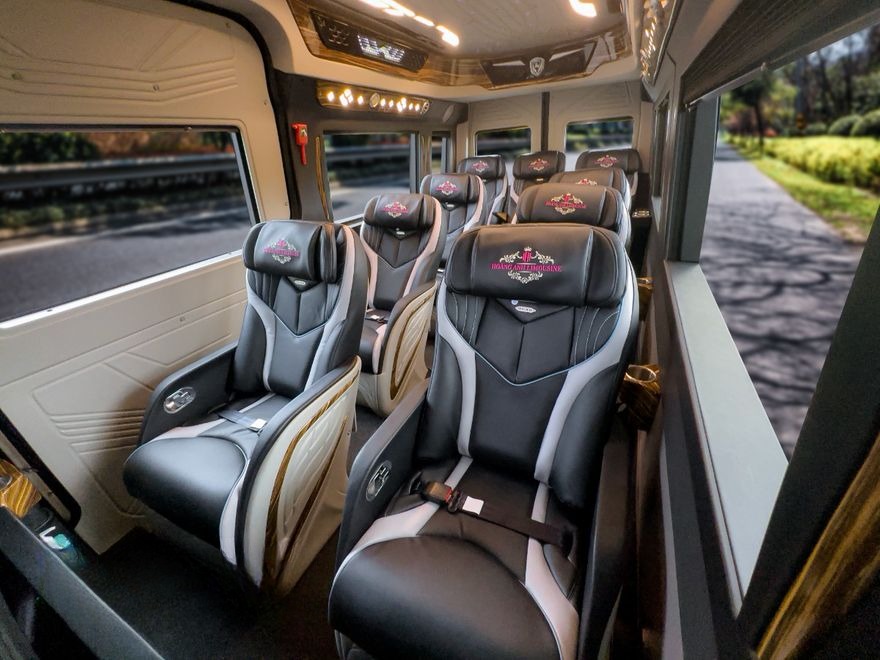 Xe Hoàng Anh Limousine (Hải Phòng) Nội thất Limousine 11 chỗ
