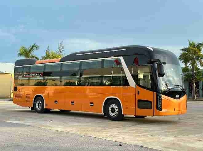Xe Hưng Thịnh (Hà Giang) Bên hông xe Xe Cabin cung điện 24 phòng