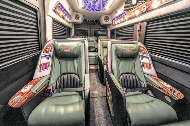 Xe Vũ Linh limousine Ghế ngồi Tiện ích Nội thất Huyndai Solati 11 chỗ
