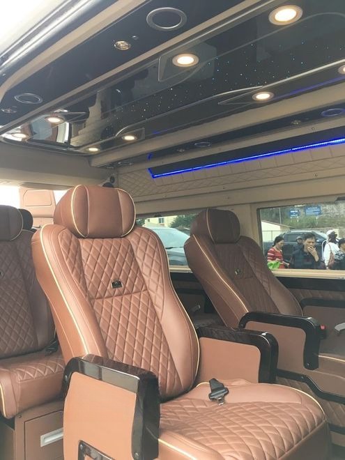 Xe Dũng Yển Ghế ngồi Limousine 9 chỗ VIP
