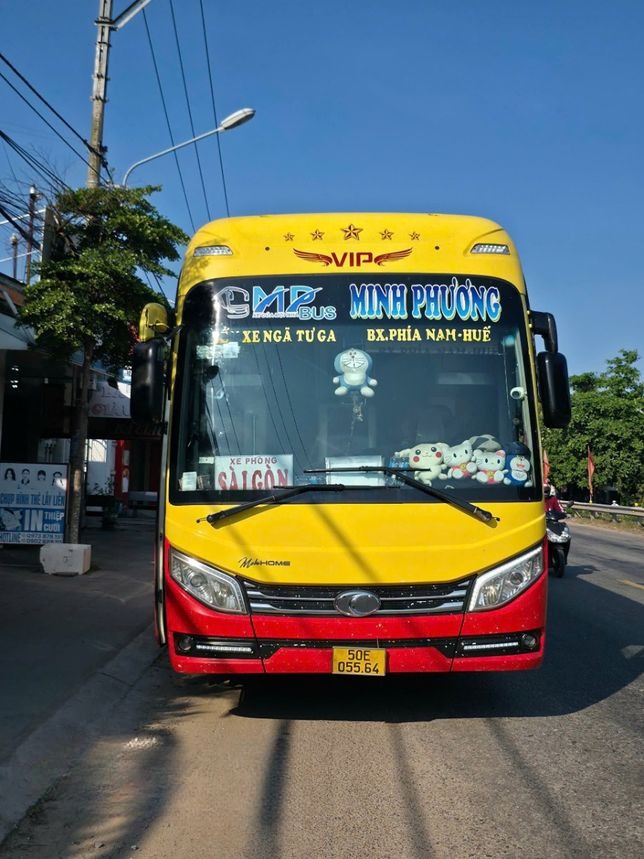 Xe Minh Phương MPBus Mặt trước xe Xe Limousine 32 phòng
