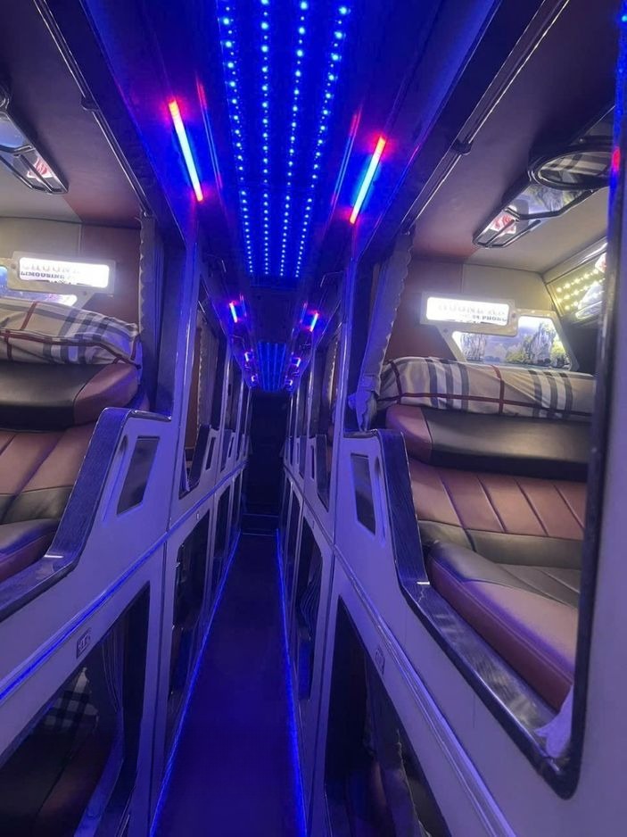 Xe Chuônl Ẩn Nội thất Tiện ích Limousine 24 Phòng