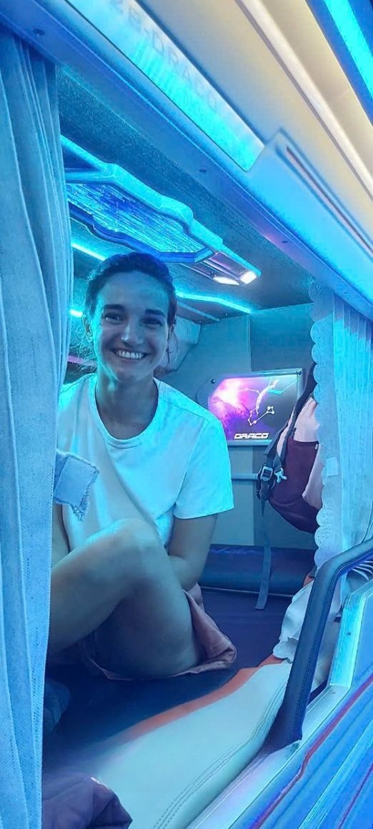 Xe Cúc Tùng Limousine Nội thất Limousine giường nằm 21 chỗ