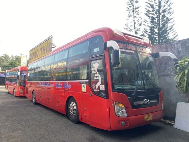 Ngọc Hùng Văn Nhân