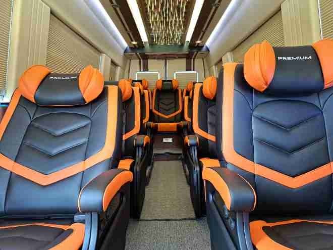 Xe Cúc Tùng Limousine Nội thất Limousine 9 chỗ VIP