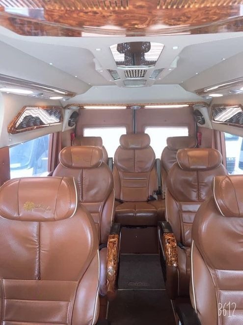Xe Cúc Tùng  Ghế ngồi Nội thất Tiện ích Limousine 11 chỗ