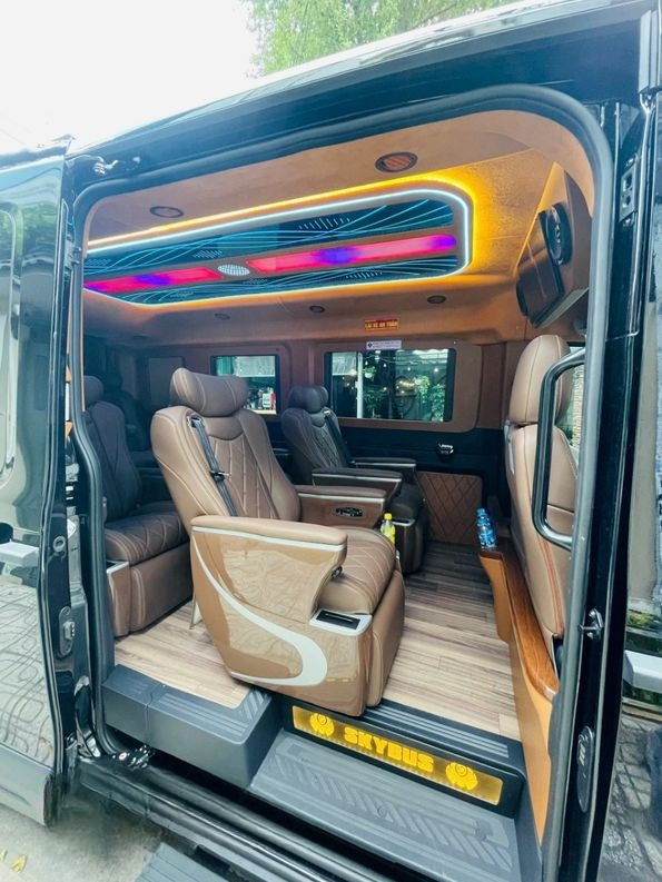 Xe G5Car Ghế ngồi Nội thất Limousine 9 chỗ