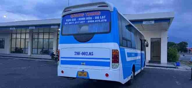 Xe Quang Trung (Đà Lạt) Mặt sau xe Ghế ngồi 28 chỗ