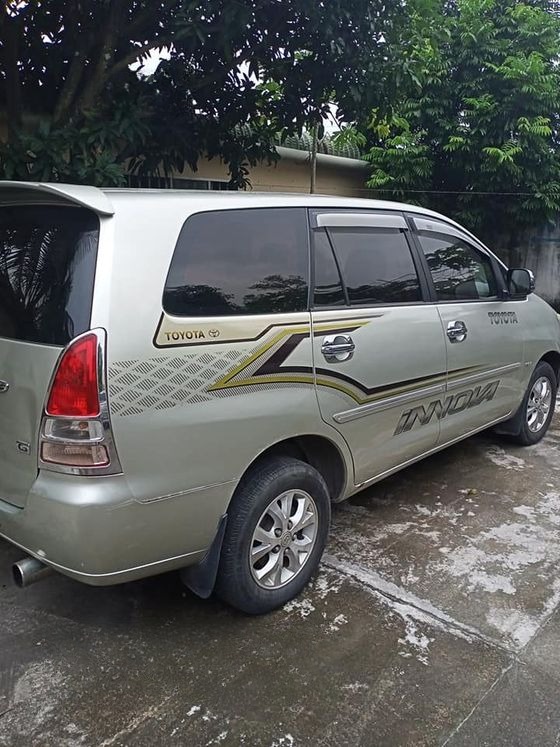 Xe Hoàng Vỹ Bên hông xe Ghế ngồi 7 chỗ